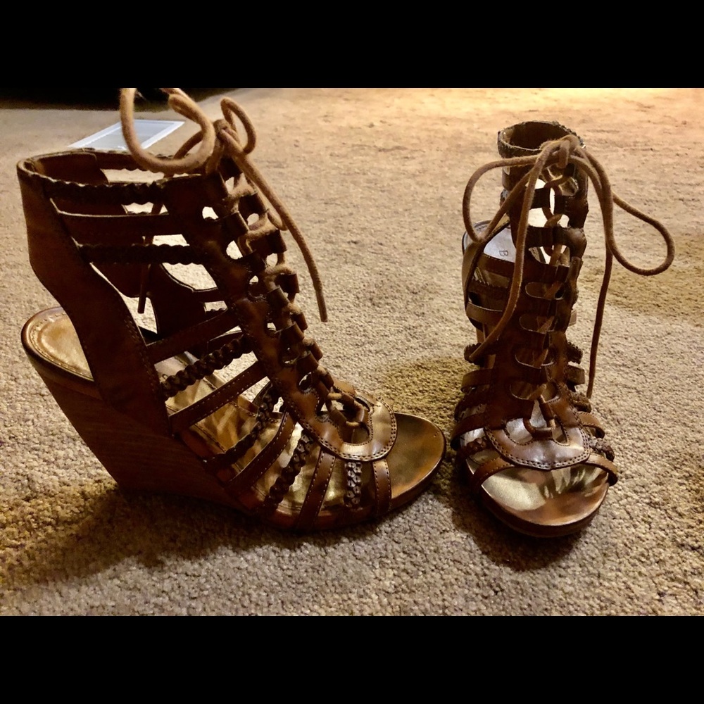 Dress shoes